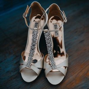 Badgley Mischka T-strap Sandals